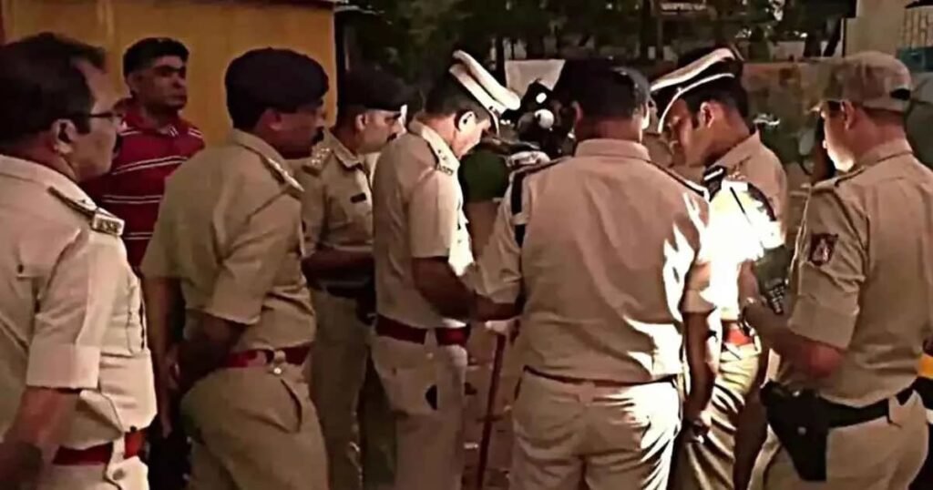 বাংলাদেশি দম্পতিকে রাস্তায় ফেলে পেটালেন ভারতীয় চিকিৎসক, অতঃপর…
