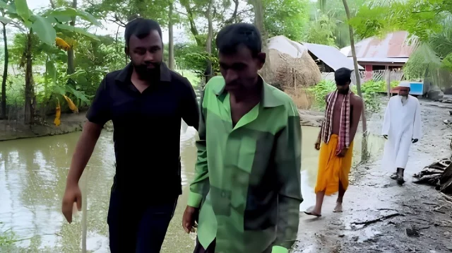 মৃত ভেবে দোয়া মাহফিল অপেক্ষায় থাকা স্ত্রীও করেছে দ্বিতীয় বিয়ে সেই ব্যক্তি ফিরলেন ১৮ বছর পর