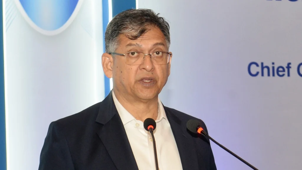 নতুন দায়িত্বে স্বরাষ্ট্রমন্ত্রী সালাহউদ্দিন আহমেদ