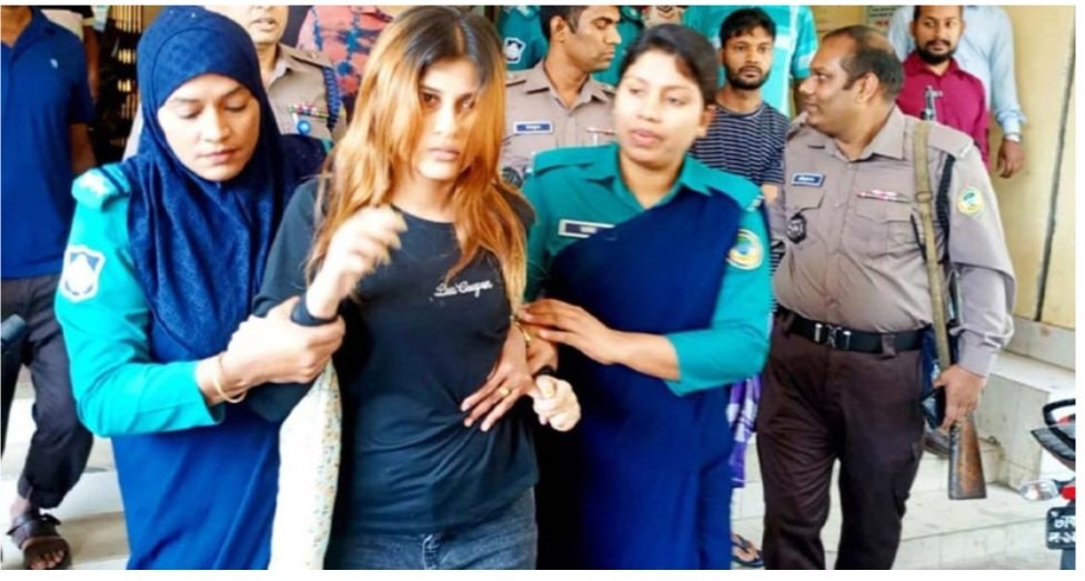 ফাঁদে ফেলে ব্ল্যাকমেইল, সক্রিয় ‘হানি ট্র্যাপ’ চক্র