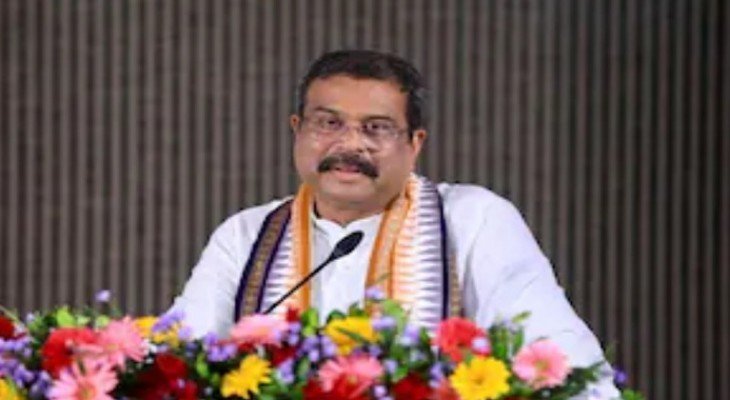 দায়িত্ব থেকে পদত্যাগ, কারণ জানালেন শিক্ষামন্ত্রী